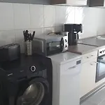 Mitte 38 *